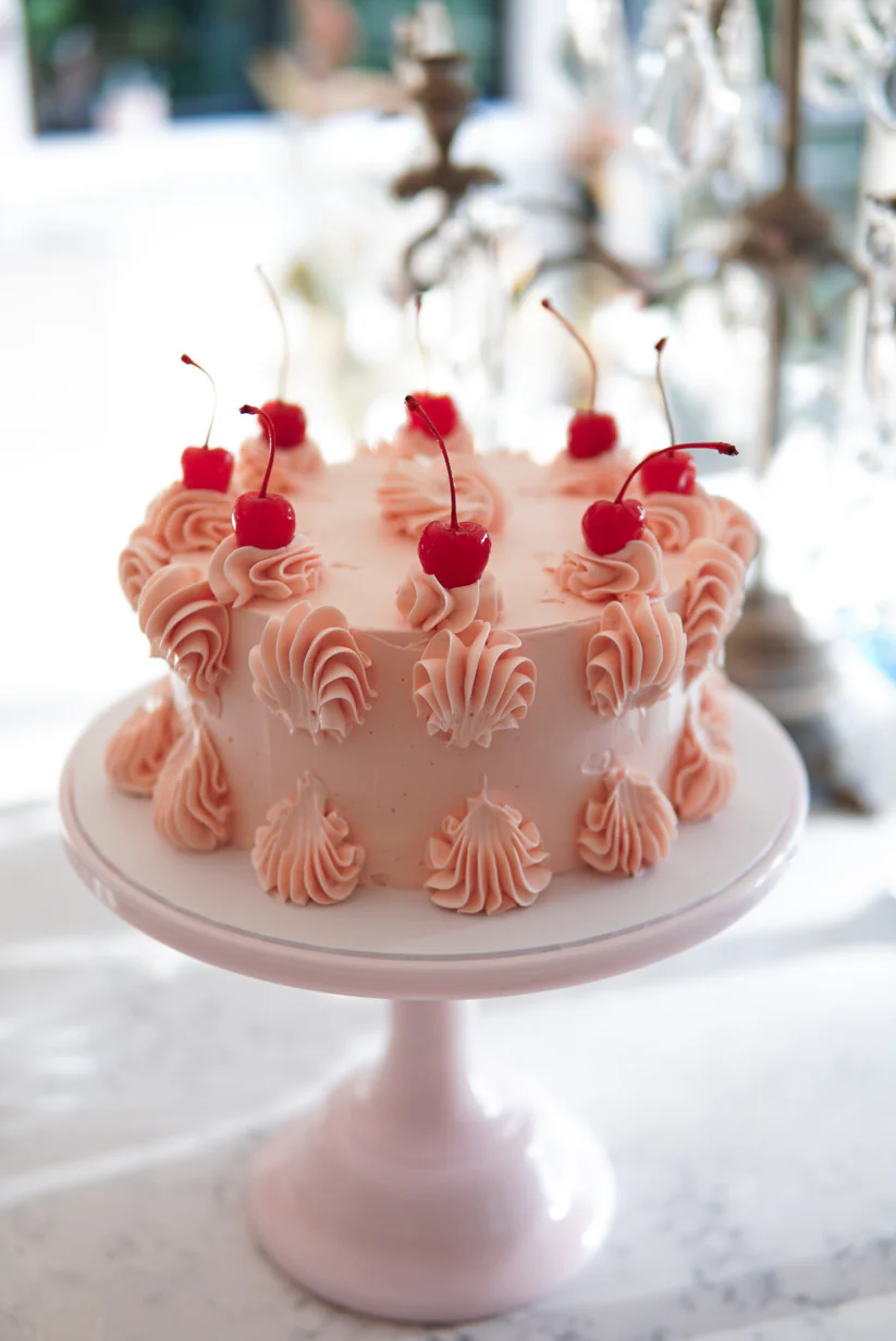 Vintage Charm cake with classic styling